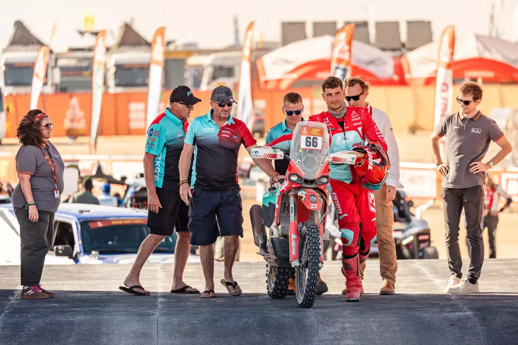 KOVE 450 Rally EX racing through Dakar Rally 2026 desert stage