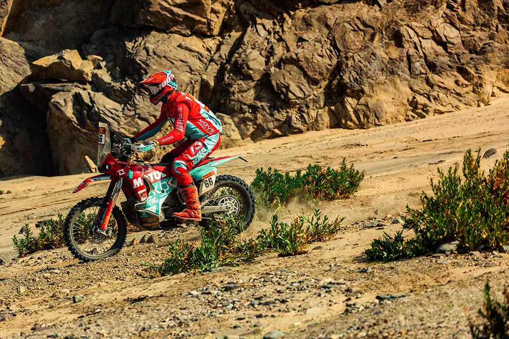 Dakar 2026, SS1 Neels Theric Charges from P115 to P24